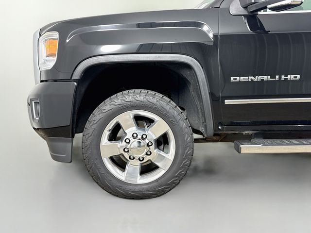 Used 2016 Black GMC Denali image 31
