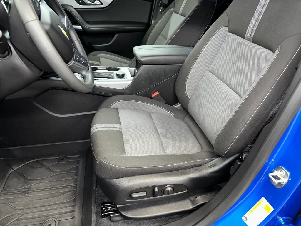 Used 2024 Riptide Blue Metallic Chevrolet LT image 5
