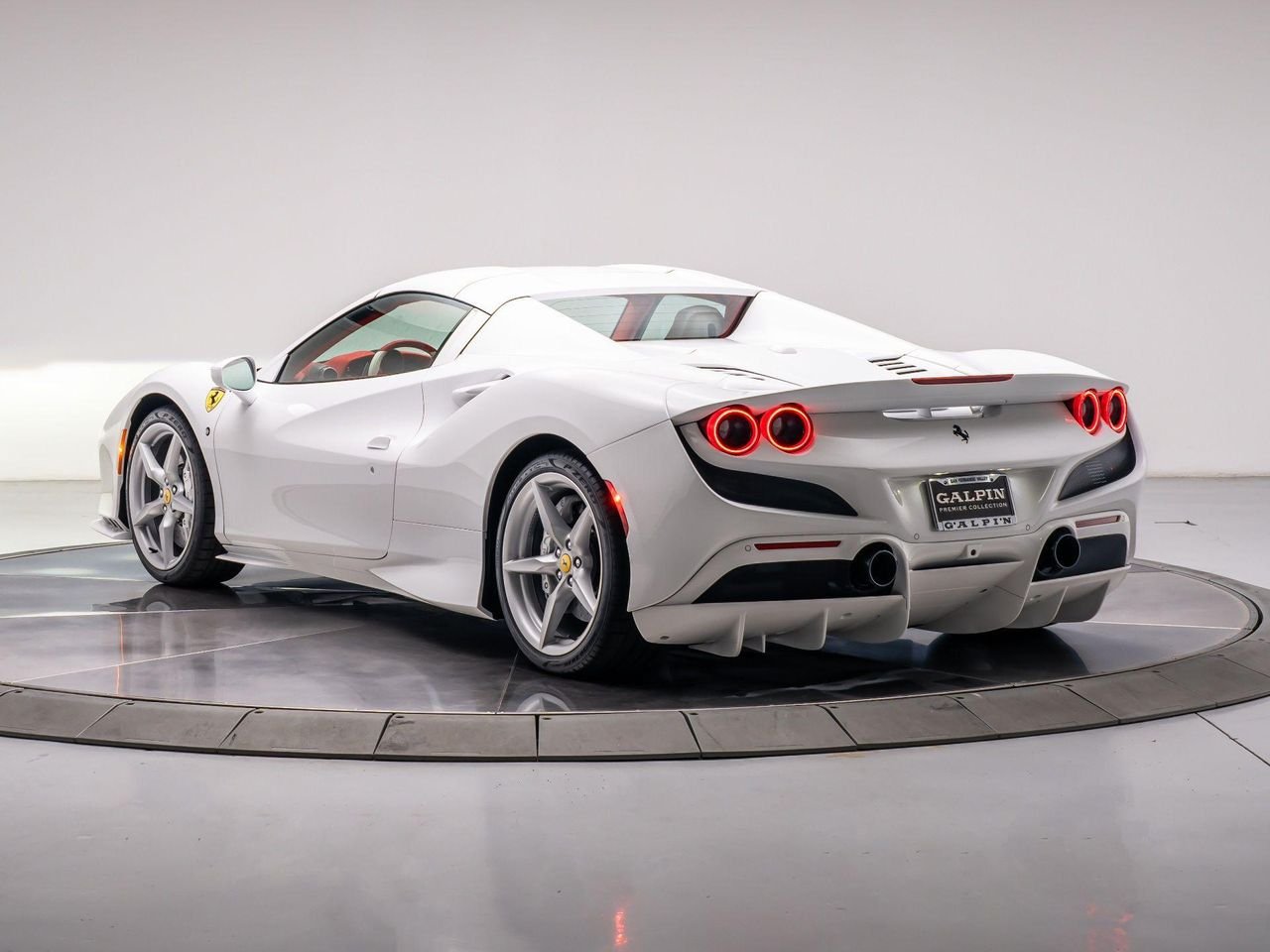 Used 2022 Bianco Cervino - Extra Campionario Ferrari Spider image 11
