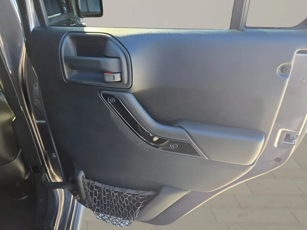 Used 2016 Gray Jeep Unlimited Sahara image 11