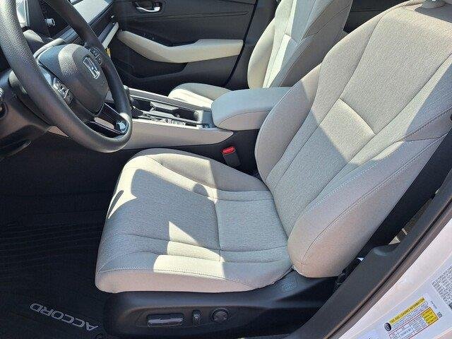 New 2026 Platinum White Pearl Honda SE image 10