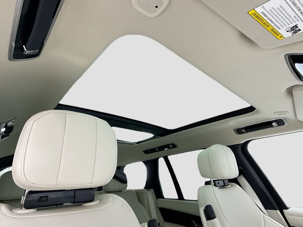 New 2026 Batumi Gold Land Rover SE image 18