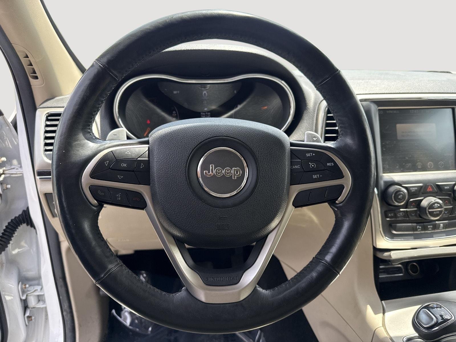 Used 2014 Bright White Clearcoat Jeep Limited image 17
