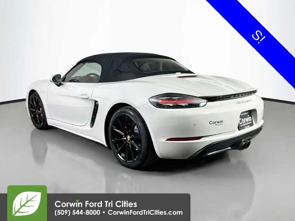Used 2019  Porsche  image 9