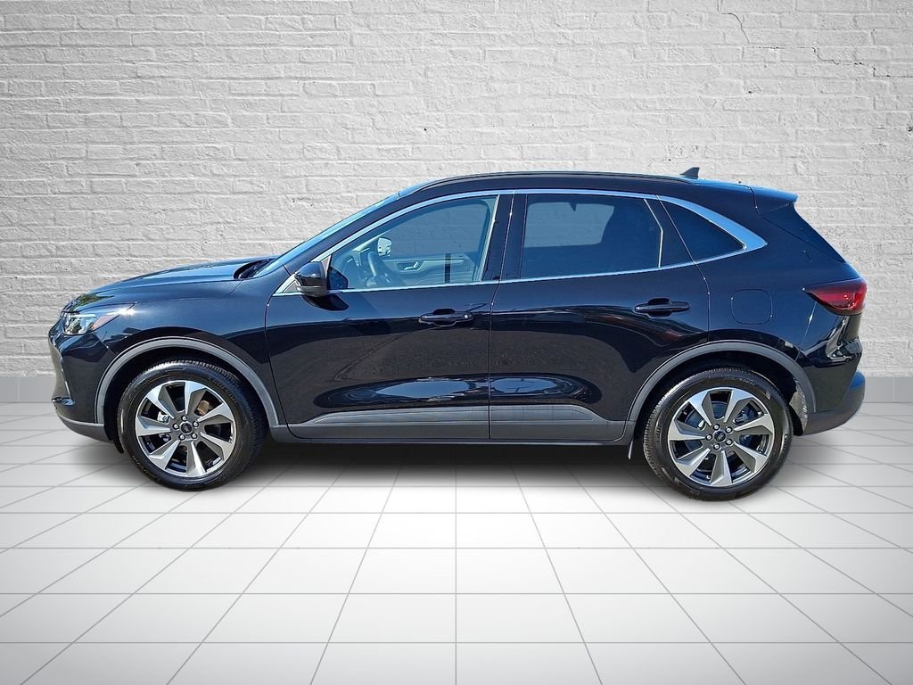 Certified Used 2023 Black Metallic Ford Platinum image 8