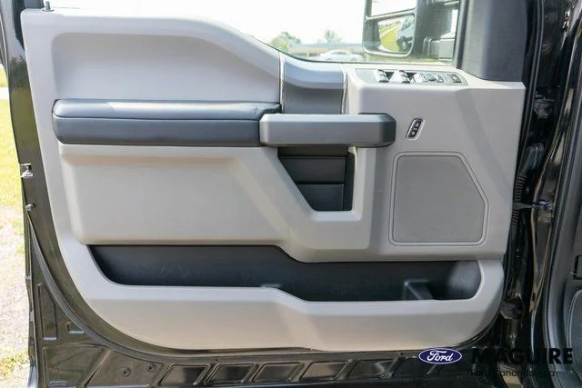 Used 2017 Black Ford XLT image 16