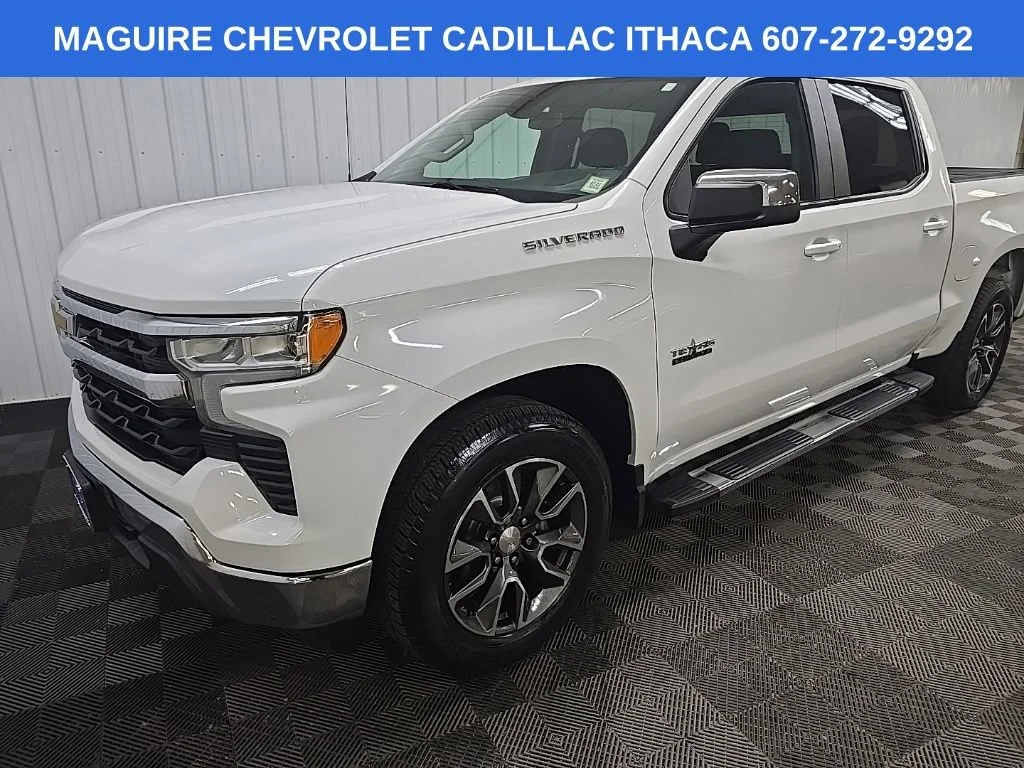 Used 2022 Summit White Chevrolet LT image 8