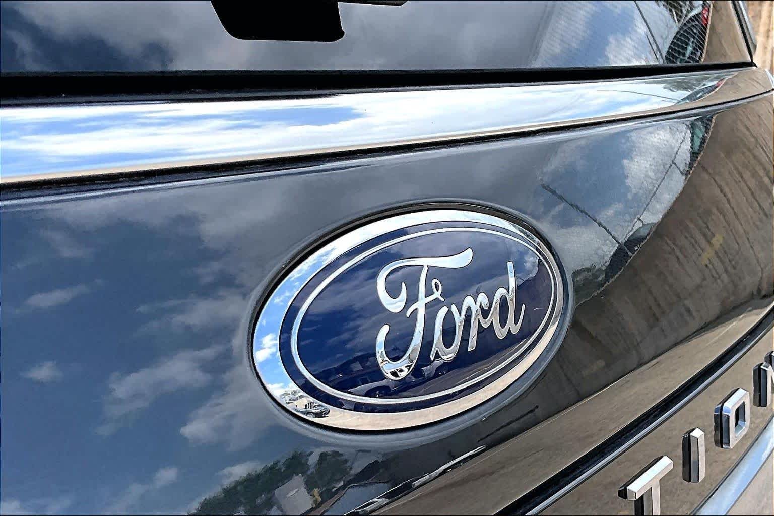 Certified Used 2022 Dark Ford Platinum image 31
