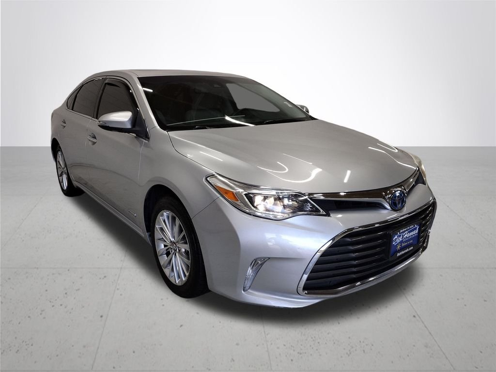 Used 2018 Silver Toyota Limited image 4