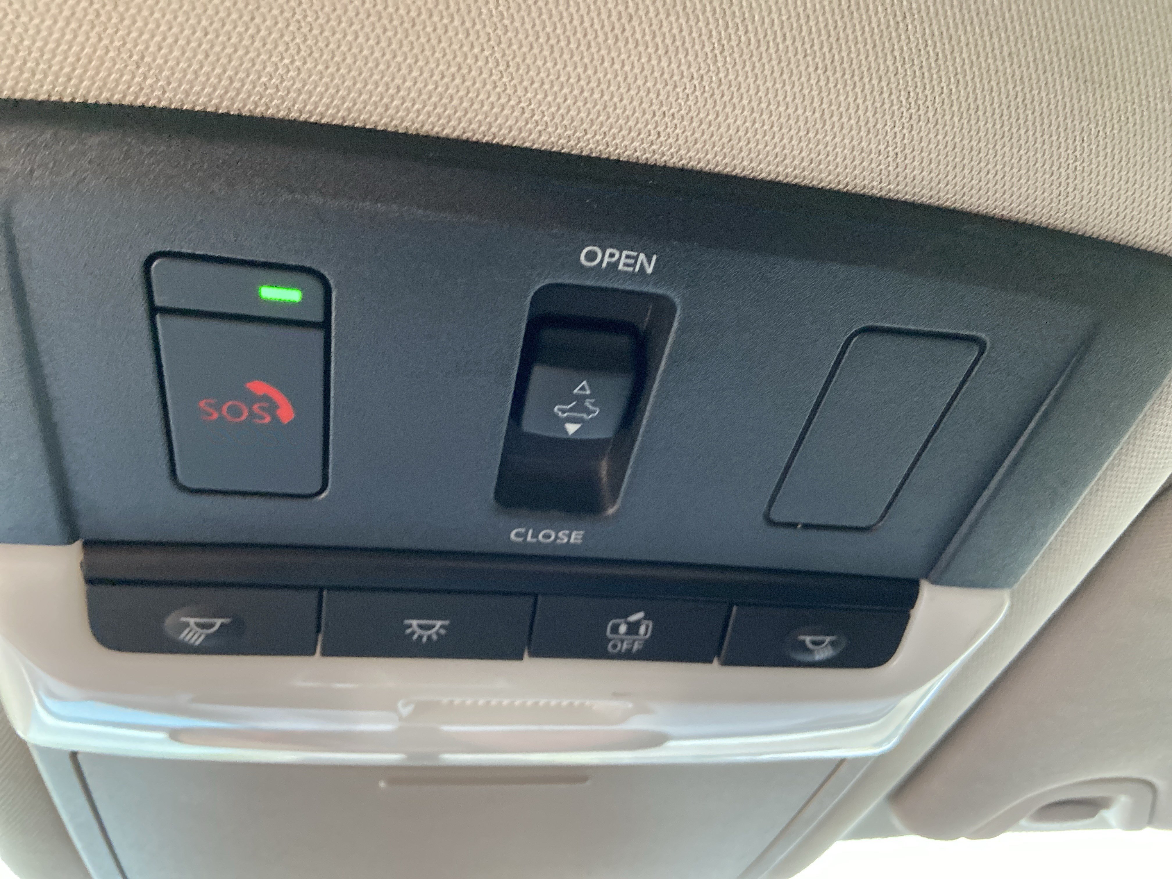 Used 2023 Pearl White Tricoat Nissan 2.0 SR image 45