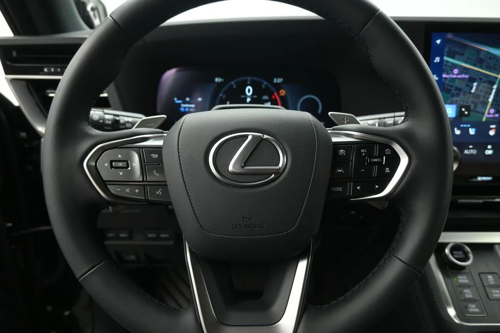 Used 2025 Green Lexus 550 Overtrail+ image 10