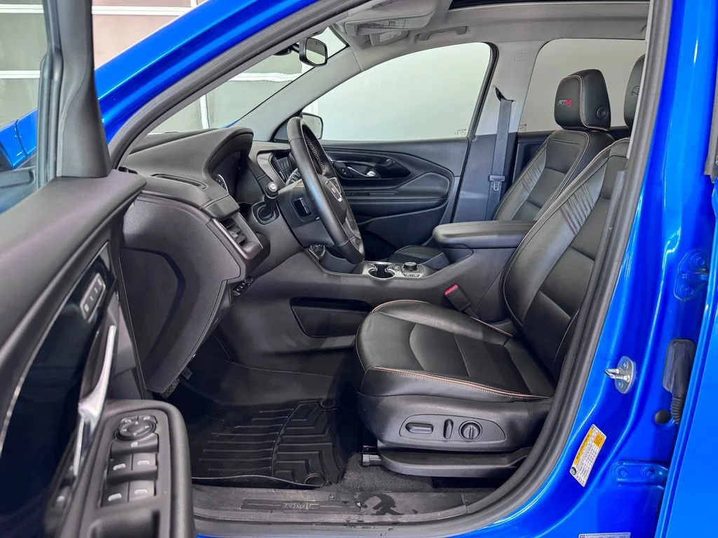 Certified Used 2024 Riptide Metallic GMC AT4 image 8