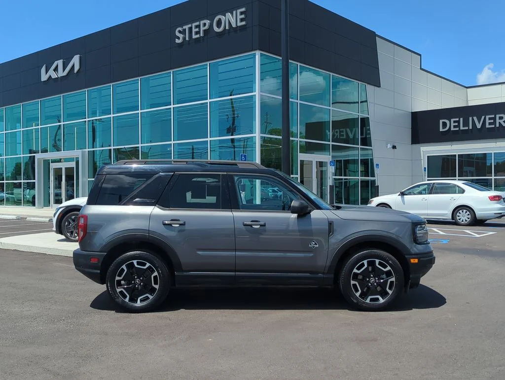 Used 2021 Gray Ford Outer Banks image 8