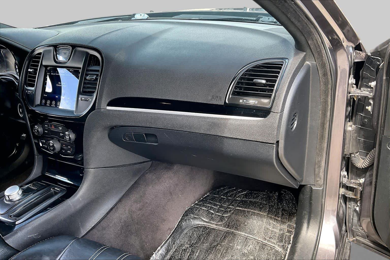 Used 2017 Granite Crystal Metallic Clearcoat Chrysler 300S image 18