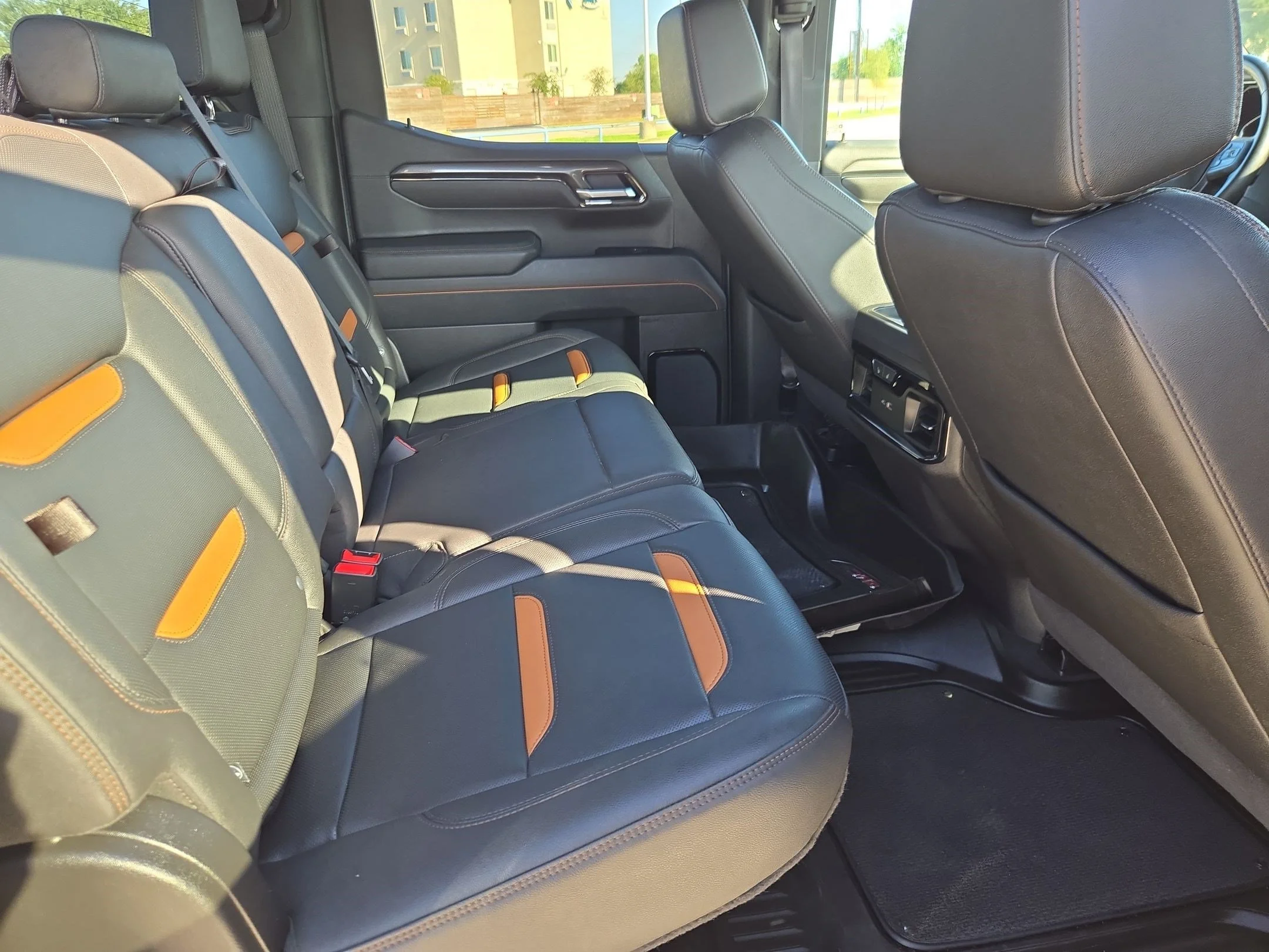 Used 2025 Sterling Metallic GMC AT4 image 30