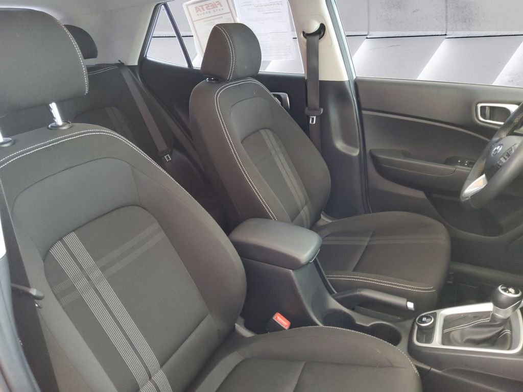 Used 2025 Green Hyundai SEL image 14