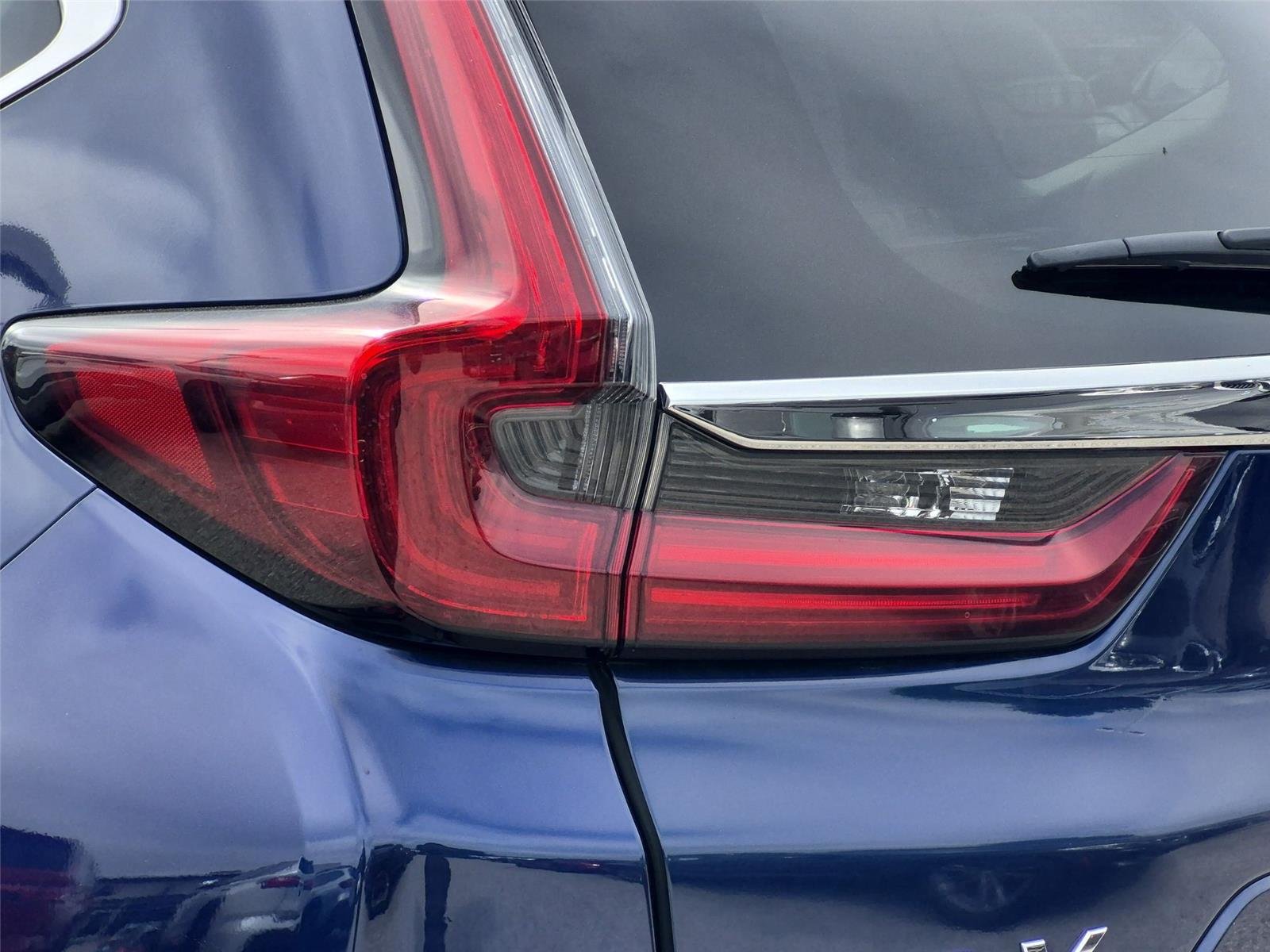 Used 2021 Obsidian Blue Pearl Honda Touring image 12