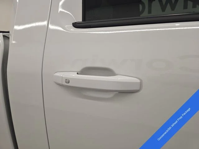 Used 2024 Summit White Chevrolet LT image 9