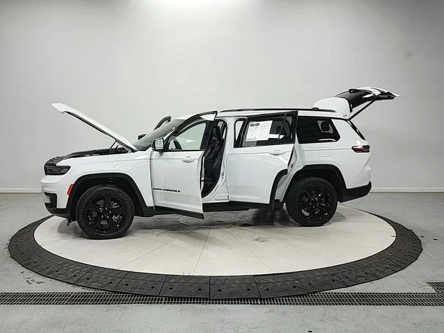 Used 2024 White Jeep Altitude X image 13