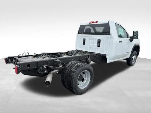 New 2026 Summit White GMC Pro image 5