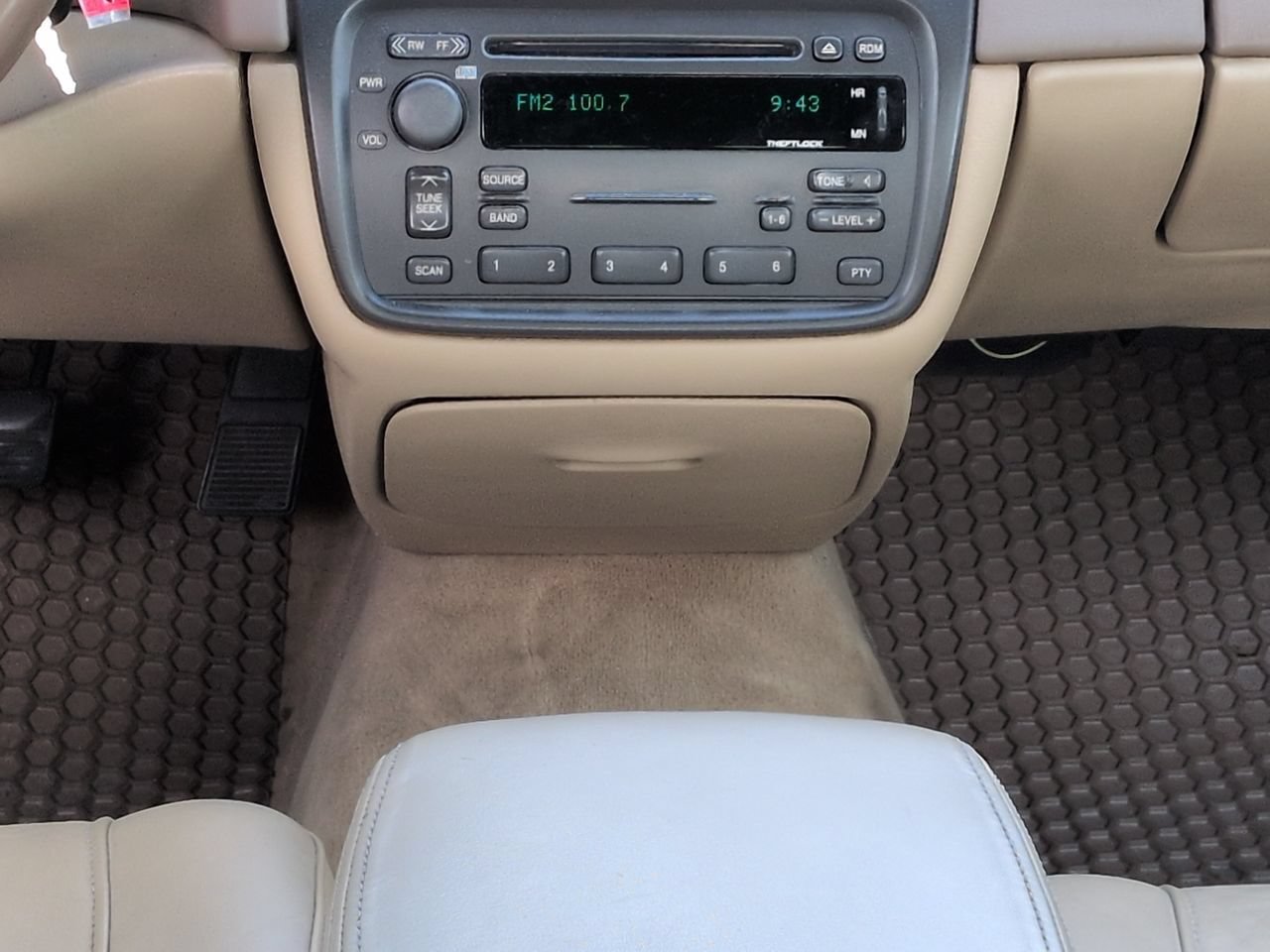 Used 2004 Cashmere Cadillac 4DR SDN image 17