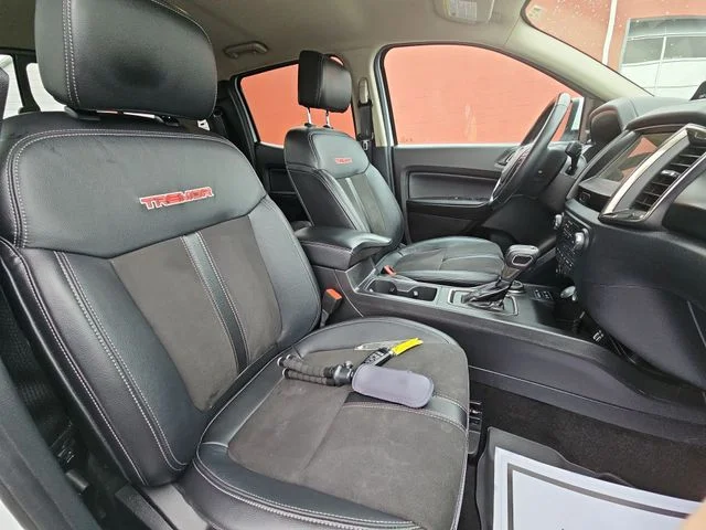 Used 2023 White Ford Lariat image 30
