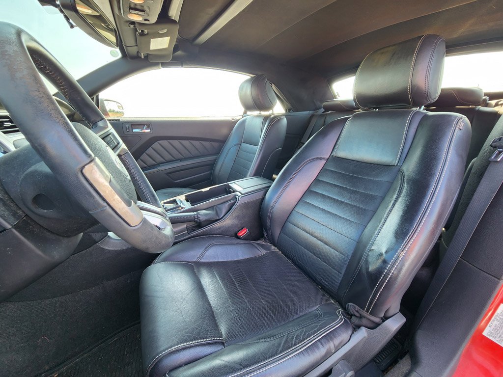Used 2013 Race Red Ford V6 image 8