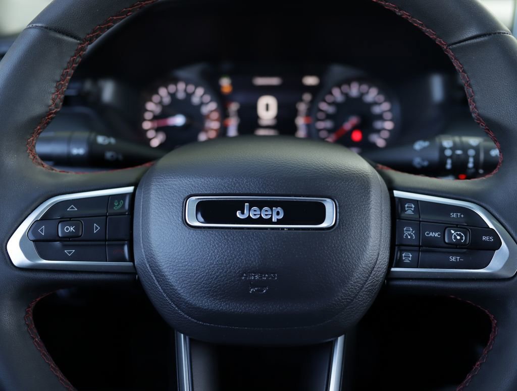 Used 2025 Silver Jeep Trailhawk 4x4 image 10