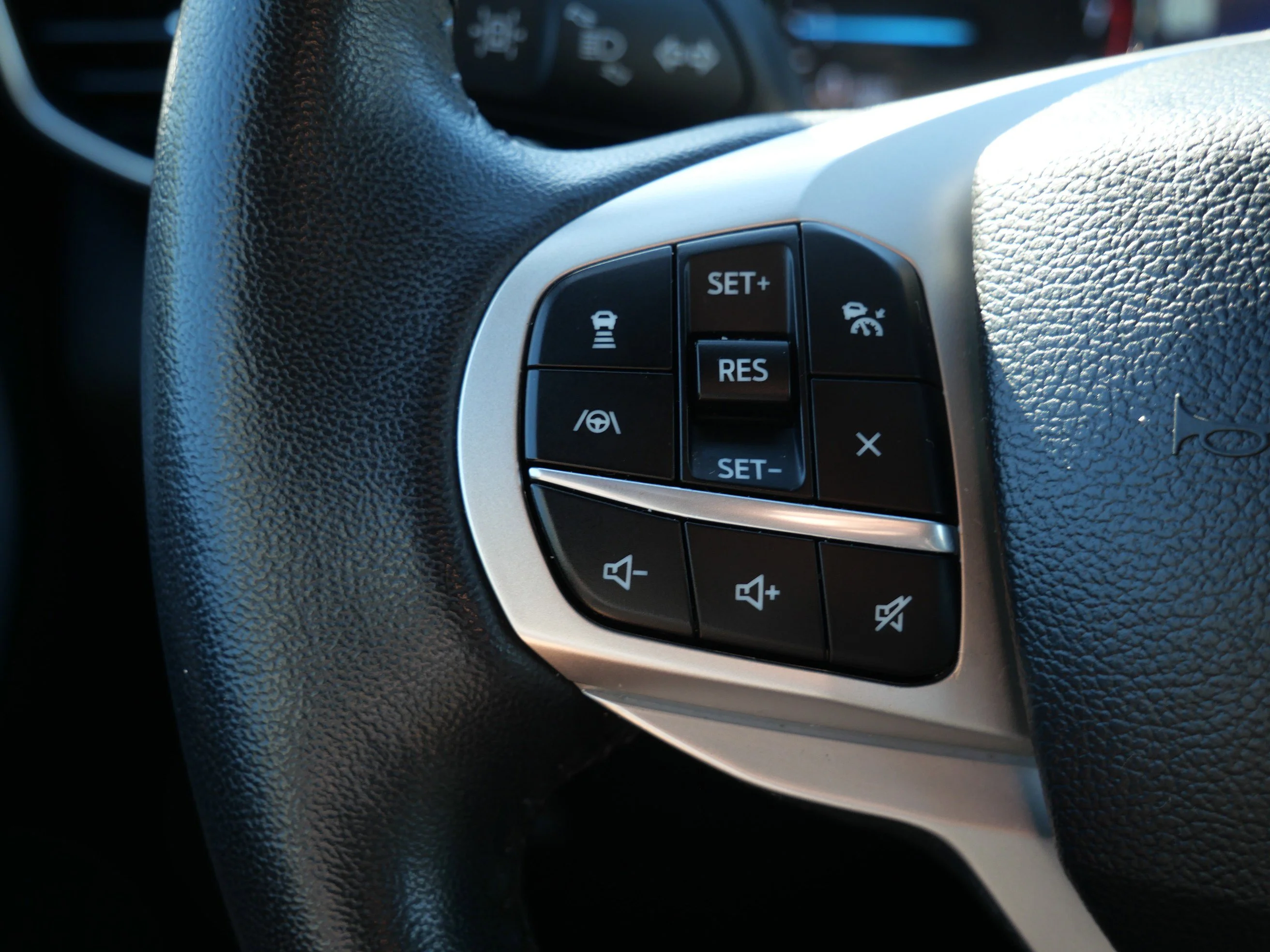 Used 2023 Oxford White Ford Limited image 28