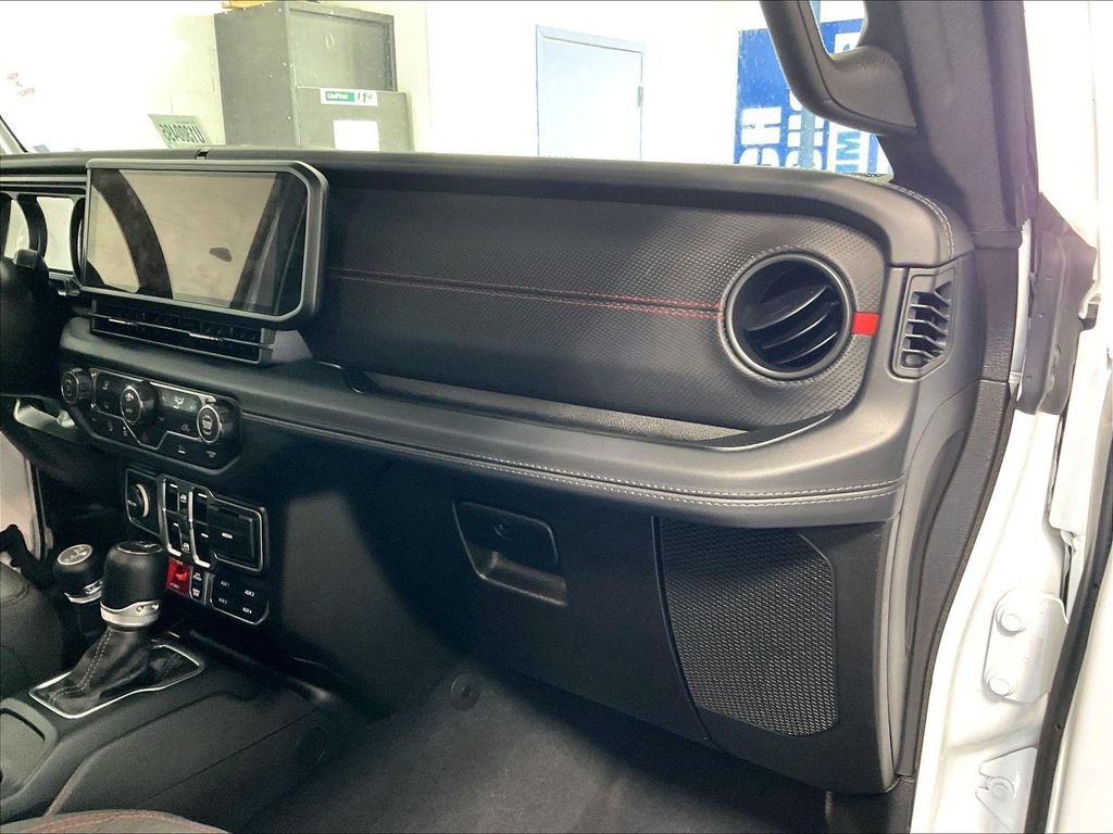 Used 2026 White Jeep Rubicon image 13