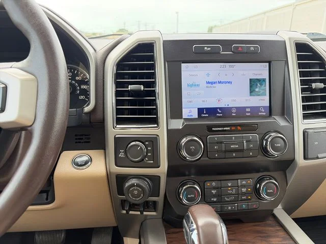 Used 2019 White Ford Lariat image 31