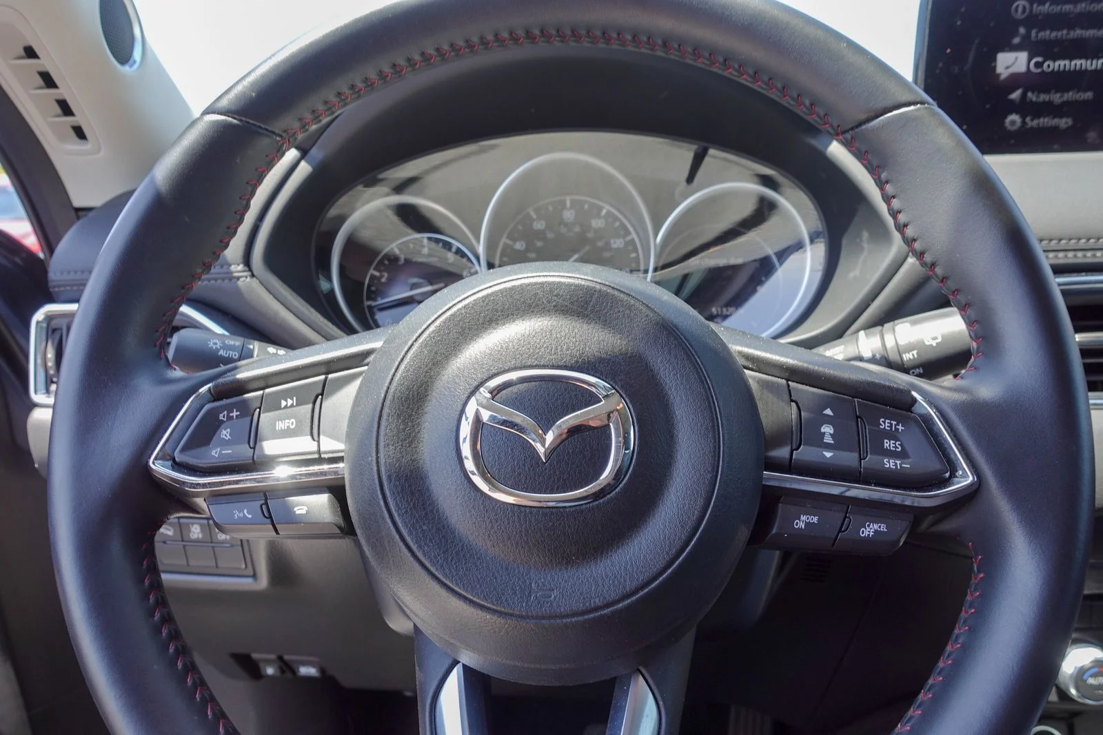 Certified Used 2025 Polymetal Gray Metallic Mazda 2.5 S Carbon Edition image 21