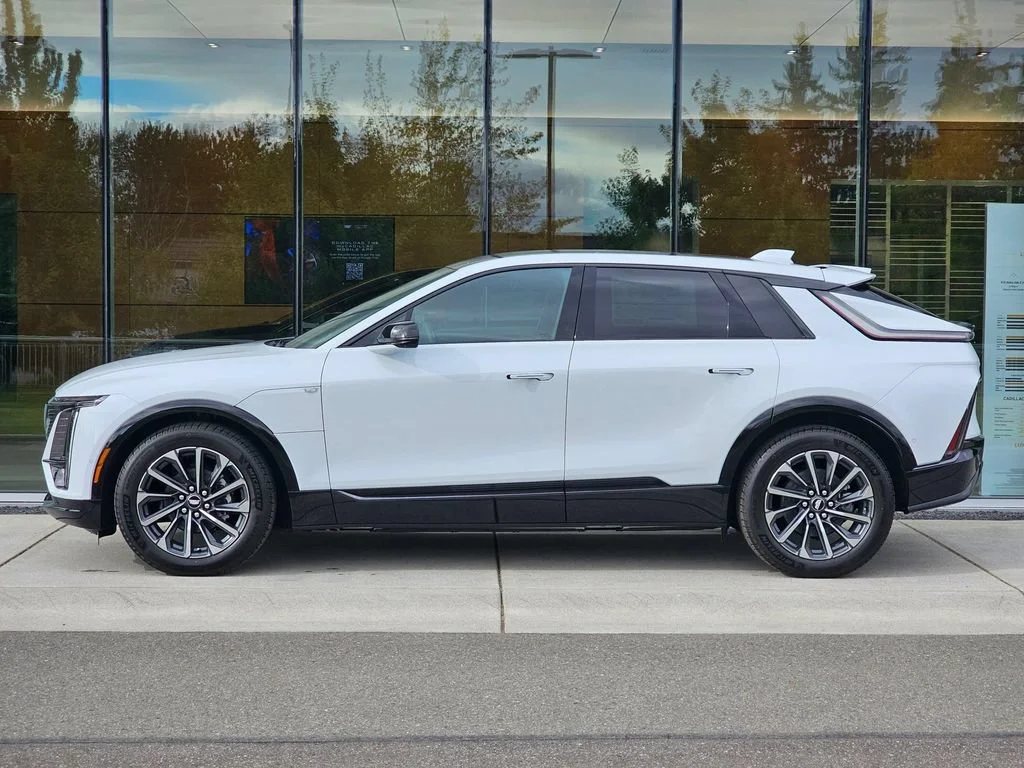 New 2027 Vibrant White Tricoat Cadillac Sport image 2