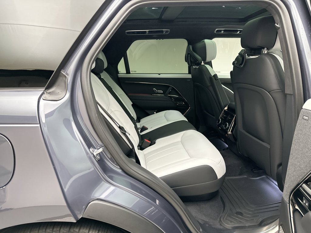 New 2026 Varesine Blue Metallic Land Rover Autobiography image 7