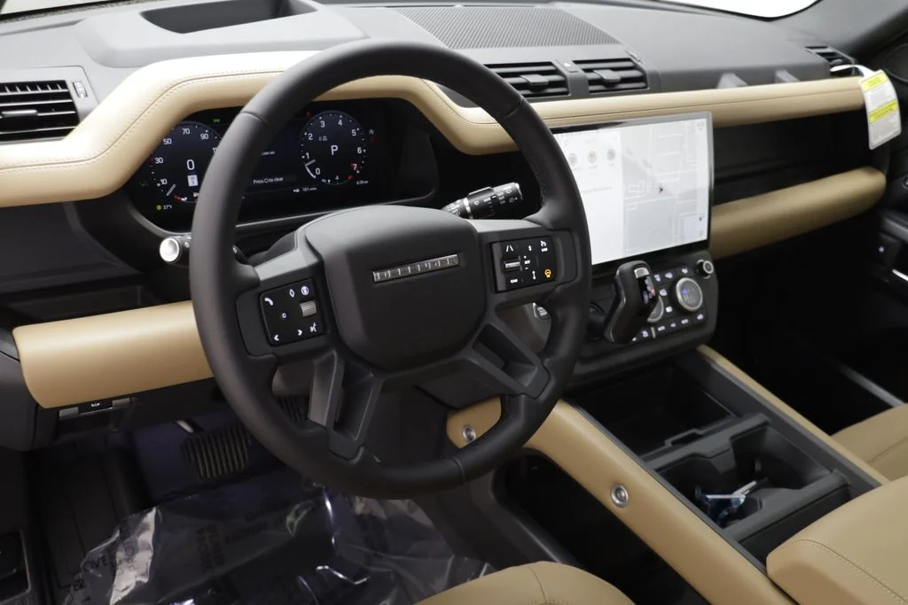 New 2026 Green Land Rover X-Dynamic SE image 7