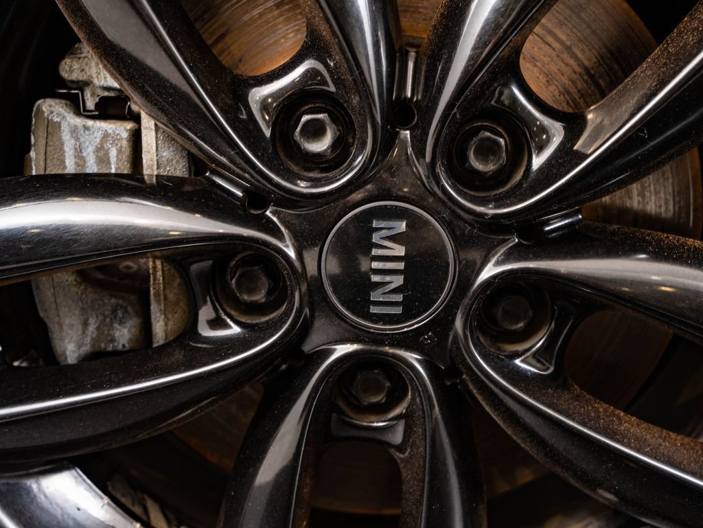 Used 2016 Absolute Black Metallic MINI  image 8