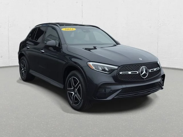 Used 2023 Starling Blue Metallic Mercedes-Benz GLC 300 image 3