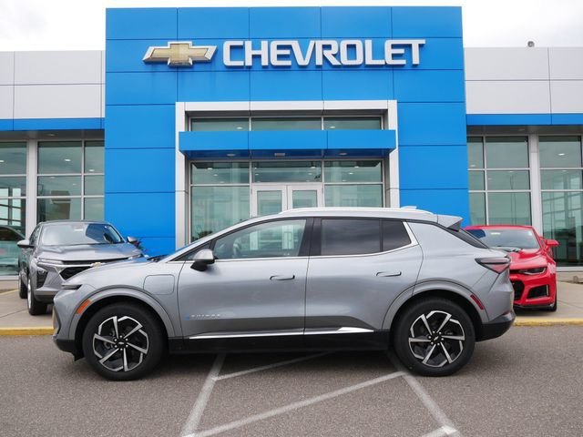 Used 2024 Chevrolet Equinox EV LT with VIN 3GN7DLRRXRS292730 for sale in Roseville, MN