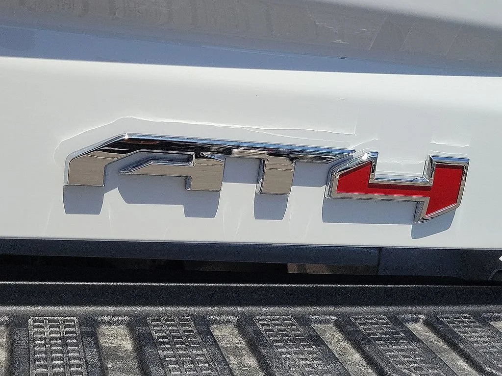 2026 GMC Sierra 2500HD AT4 - Photo 9