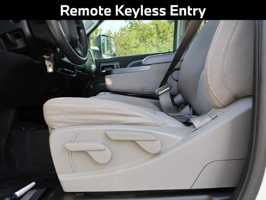 Used 2015 White Chevrolet Work Truck image 9