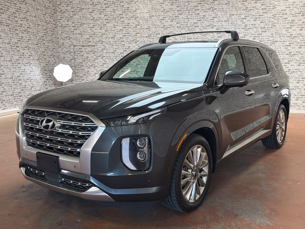 Used 2020 Rainforest Hyundai Limited image 3