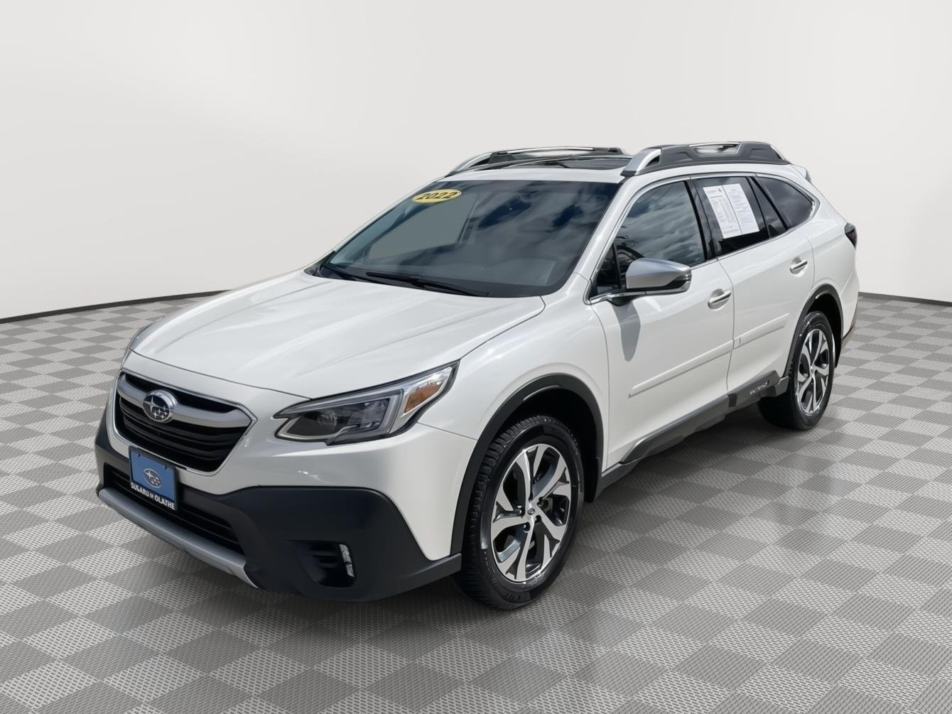 Used 2022 Crystal White Pearl Subaru Touring image 11
