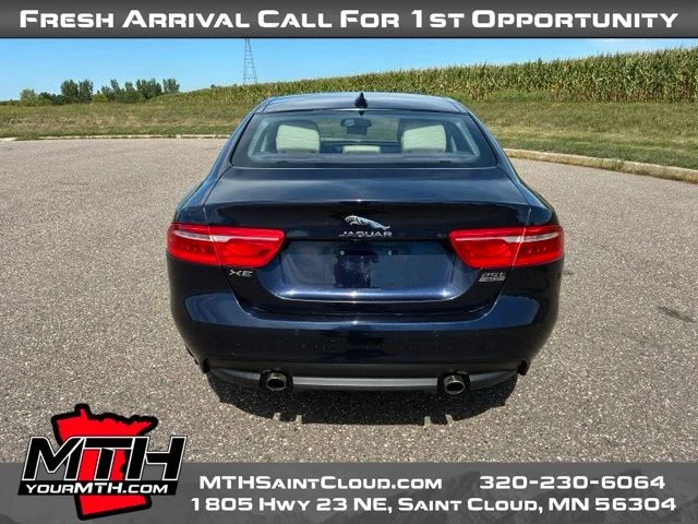 Used 2018 Black Jaguar 25t Premium image 6