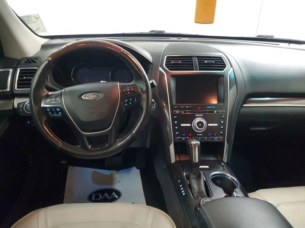 Used 2016 Shadow Black Ford Platinum image 8