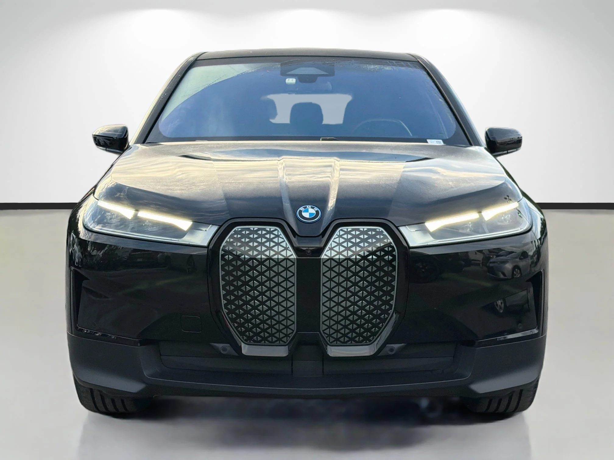 Certified Used 2024 Black Sapphire Metallic BMW xDrive50 image 8