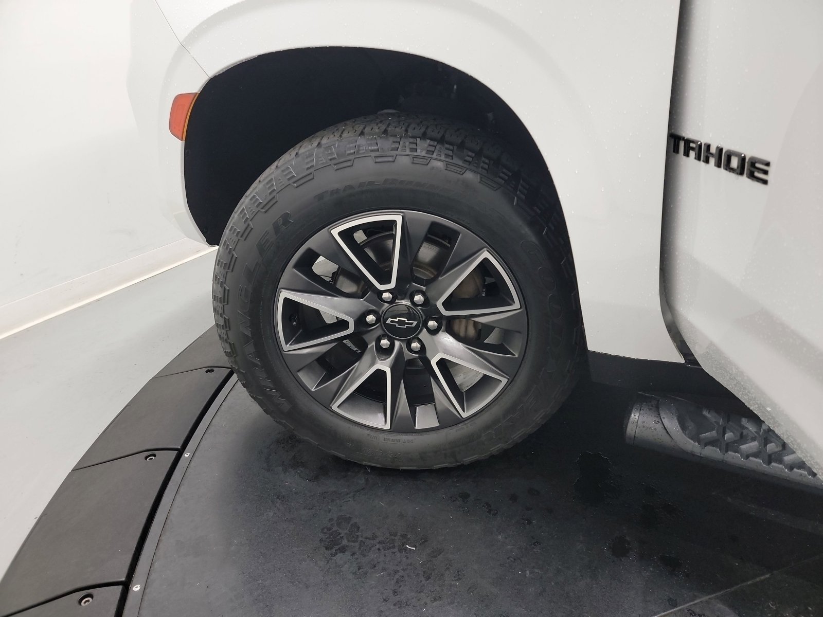 Used 2022 Summit White Chevrolet Z71 image 28