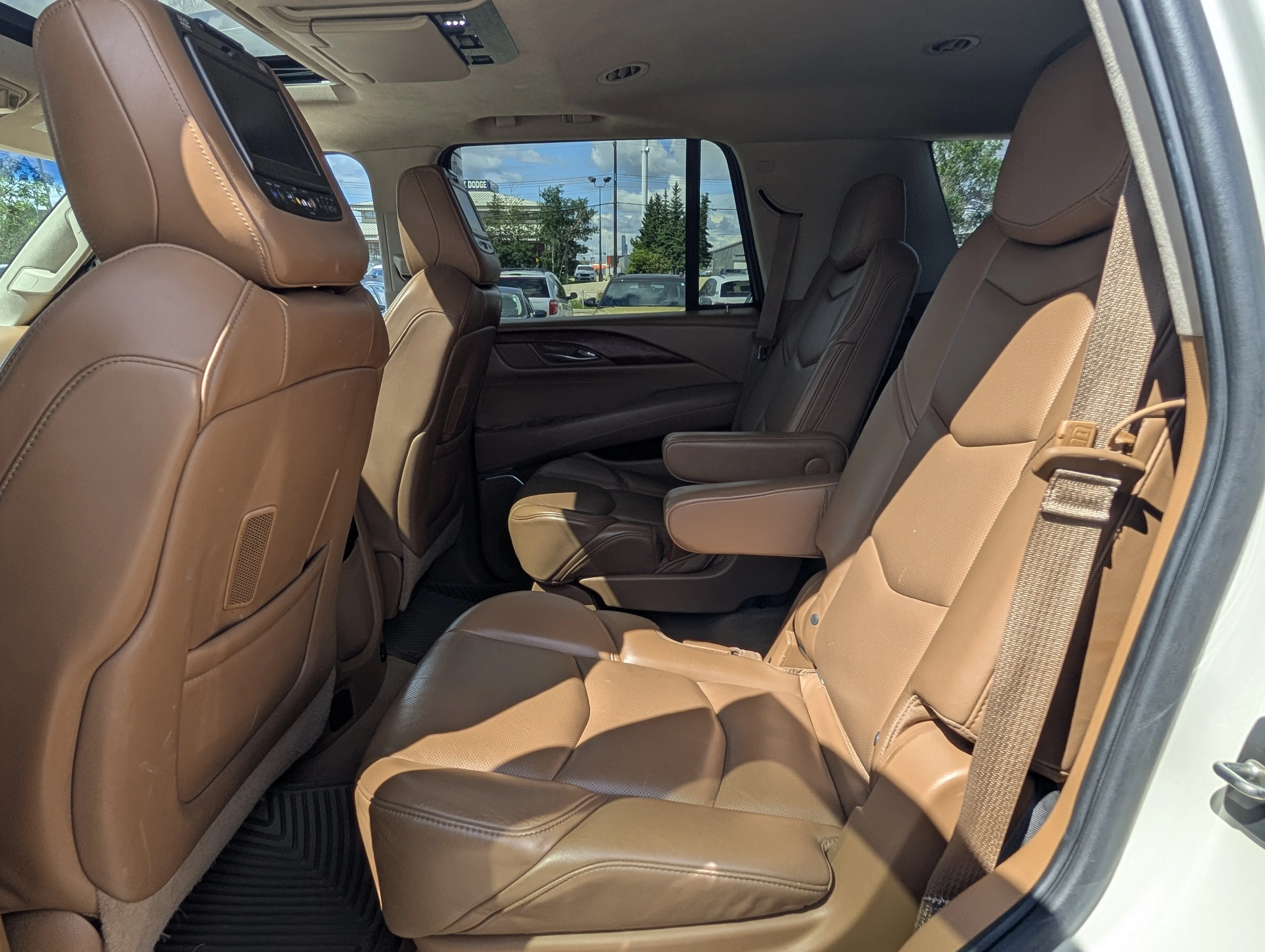 Used 2015 White Cadillac Platinum image 20