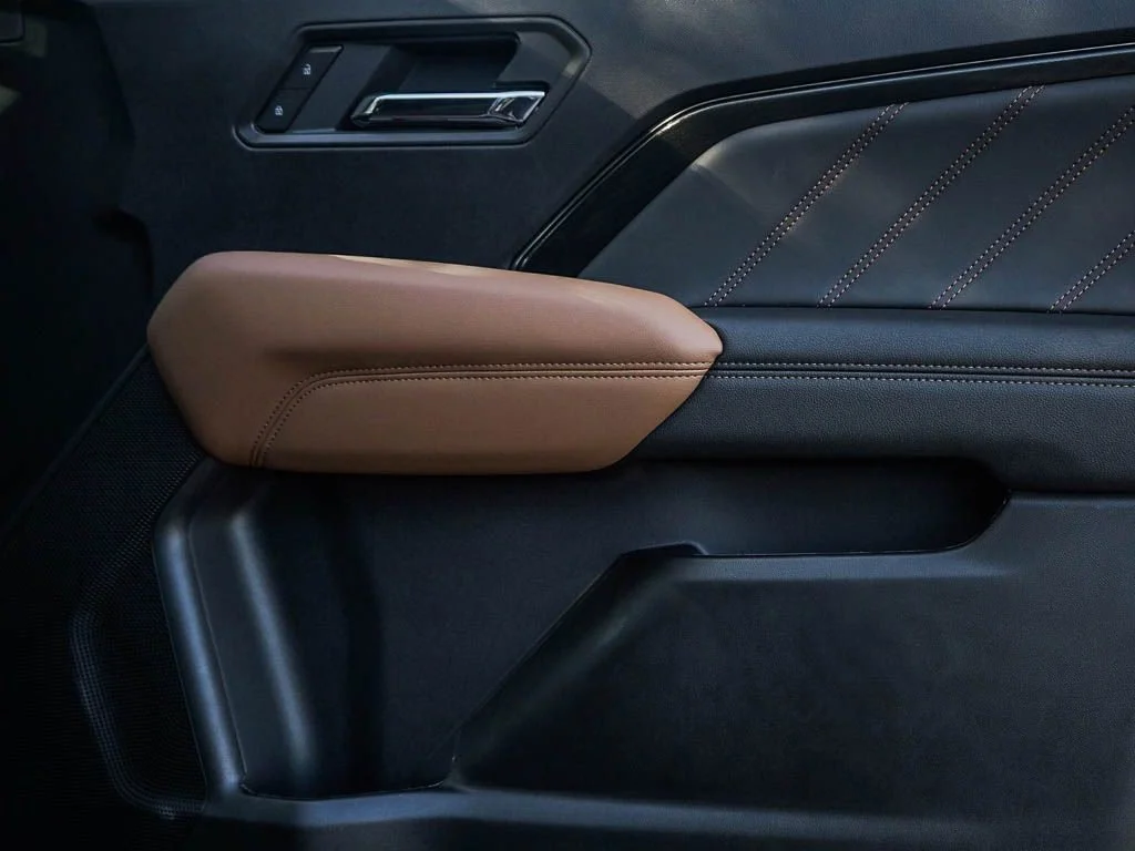 New 2026 Onyx Black GMC AT4 image 8