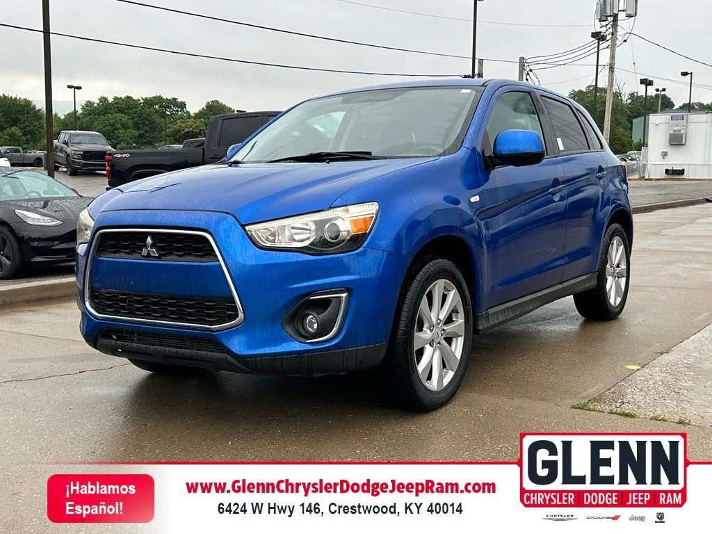 Used 2015  Mitsubishi ES image 1