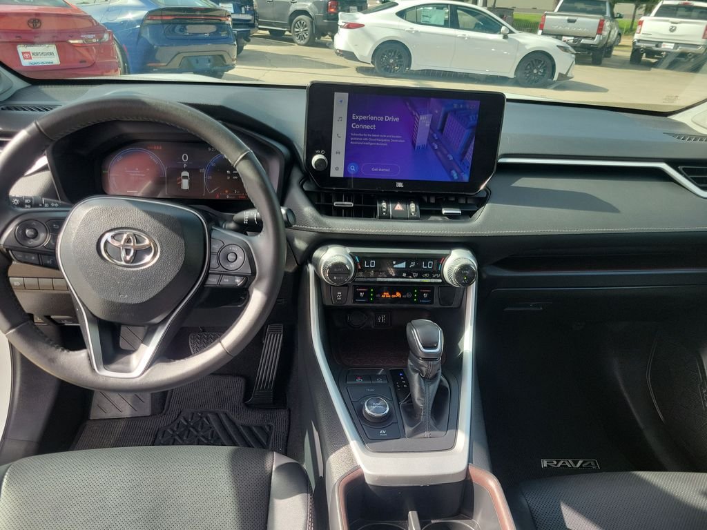 Certified Used 2025  Toyota Limited image 17